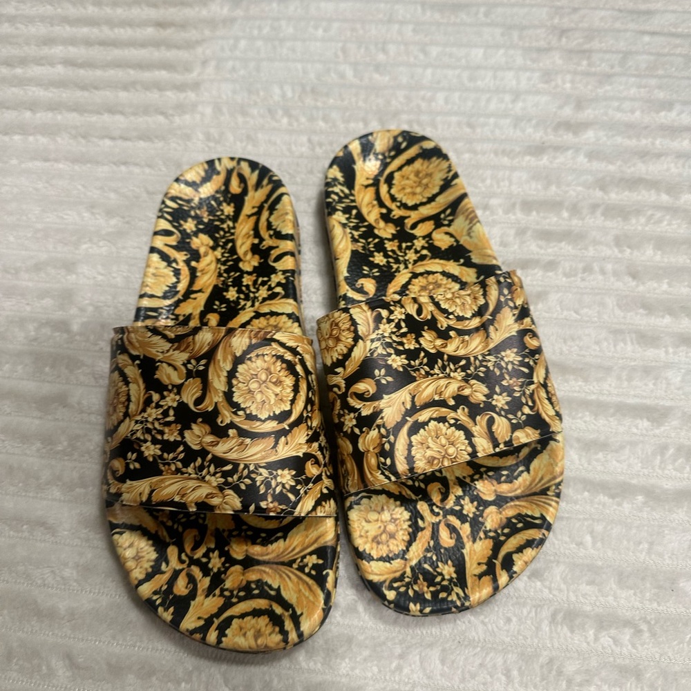 Versace barocco kids slides sandals size 7